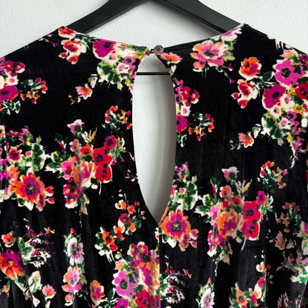 Show Me Your Mumu Kelsey Velvet Floral Romper Size Medium - Picture 8 of 11
